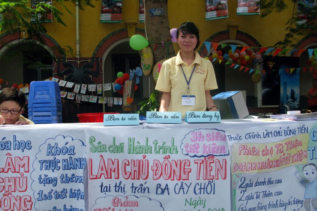Bàn đón tiếp Sân chơi Hành trình Làm Chủ Đồng Tiền