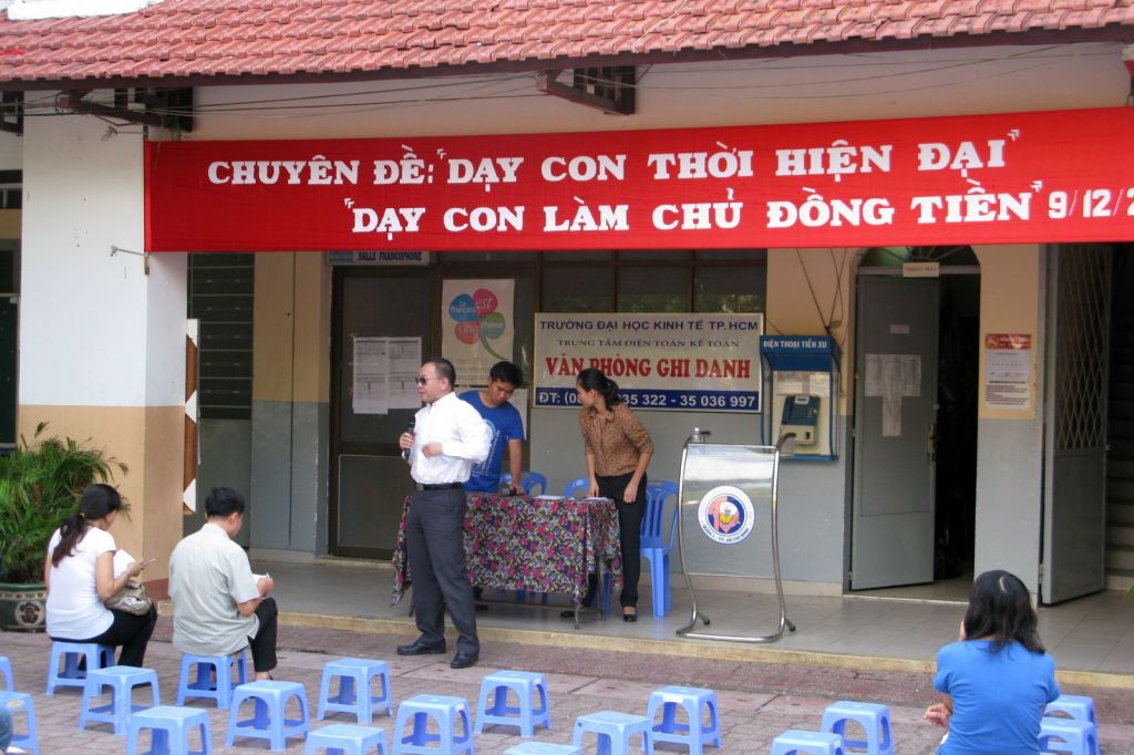 Chuyên đề Dạy con làm chủ đồng tiền tại trường